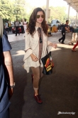 alia-bhatt-spotted-at-domestic-airport-36589