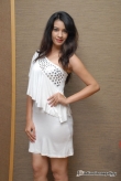 actress-deeksha-panth-2012-photos-1707