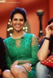 esha-gupta-during-humshakals-promotion-on-the-sets-of-comedy-nights-with-kapil-103054