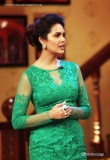 esha-gupta-during-humshakals-promotion-on-the-sets-of-comedy-nights-with-kapil-29036