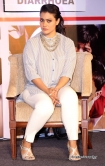 kajol-at-the-announcement-of-help-a-child-research-55633