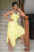 kruthika-jayakumar-stills-in-yellow-dress107546