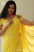 actress-madhavi-latha-2009-pics-184629