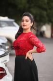 anchor-manjusha-in-red-dress-hd-images-31