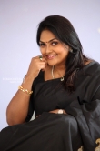 nirosha in black saree stills july 2018 (7)