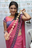priya-anduluri-at-vivanyas-handloom-silks-event-34147
