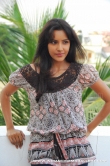 actress-priya-anand-2010-photos-1131644-ii