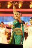 Rachana Narayanankutty dance at red fm music awards 2019 (23)