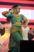 Rachana Narayanankutty dance at red fm music awards 2019 (4)
