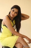 rashmi-gautam-in-yellow-dress-photo-shoot-68885