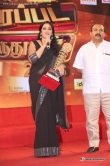 rekha-at-v4-entertainers-film-awards-2016-46096