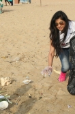 sakshi-agarwal-during-marina-beach-cleaning-74848