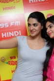 sakshi-choudhary-stills-with-selfie-raja-team-at-radio-mirchi-385677