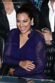 sonakshi-sinha-during-holiday-promotion-35221
