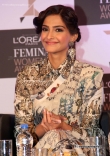 sonam-kapoor-at-femina-women-awards-20144633