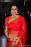Suhasini Maniratnam at south filmfare awards 2017 (18)