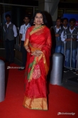 Suhasini Maniratnam at south filmfare awards 2017 (2)
