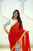 anchor shyamala in red saree stills (17)