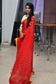 anchor shyamala in red saree stills (6)