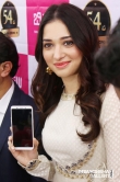Tamanna at b new mobile store launch (2)