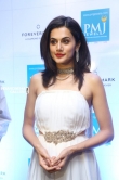Taapsee Pannu launches Forevermark diamond collection at PMJ Jewels stills (22)