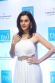Taapsee Pannu launches Forevermark diamond collection at PMJ Jewels stills (3)