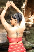 Varalaxmi Sarathkumar new photos from neeya 2 movie (3)