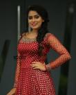 Dayyana-Hameed-in-red-gown-pics-6