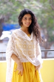 diksha sharma raina in yellow dress stills (1)