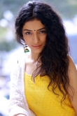 diksha sharma raina in yellow dress stills (12)