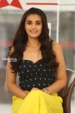 divyansh kaushik photos during her interview (15)