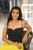 divyansh kaushik photos during her interview (25)