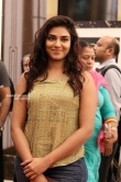 Indhuja Ravichandran at Sandakozhi premiere show (2)