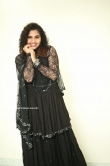 Noorin Shereef in black dress (2)