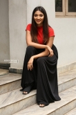 priya vadlamani in skirt n top stills (17)
