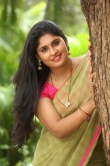 Anchor Sonia Chowdary in green saree stills (6)