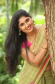 Anchor Sonia Chowdary in green saree stills (7)