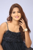 Sravani Nikki at Life Anubhavinchu Raja Trailer Launch (9)