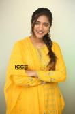 Vaishali-Raj-in-yellow-dress-august-2021-7