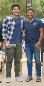 Kannada Superstar Puneeth Rajkumar visits Allu Sirish’s Okka Kshanam set Photos (17)